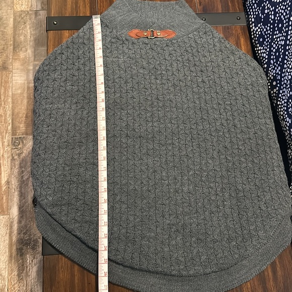 High Neck Shawl Poncho / Cape with faux  shearling - Picture 10 of 13